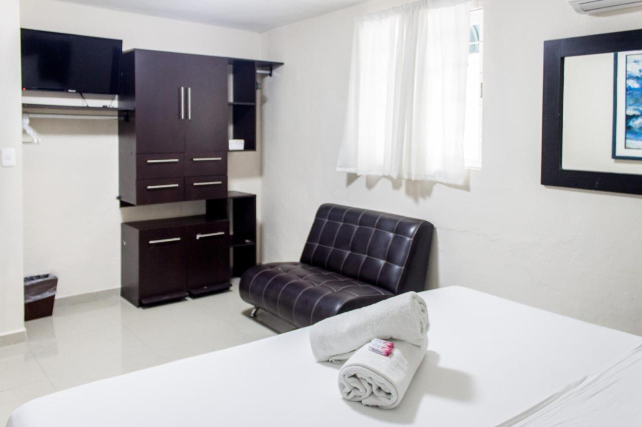 Whyz 4 You Private Rooms プエルト・モレロス エクステリア 写真